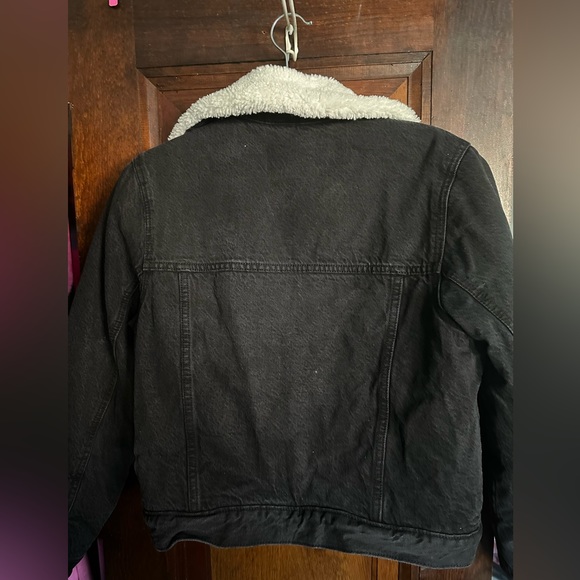 Abercrombie Sherpa Black Denim Jacket - Picture 3 of 3